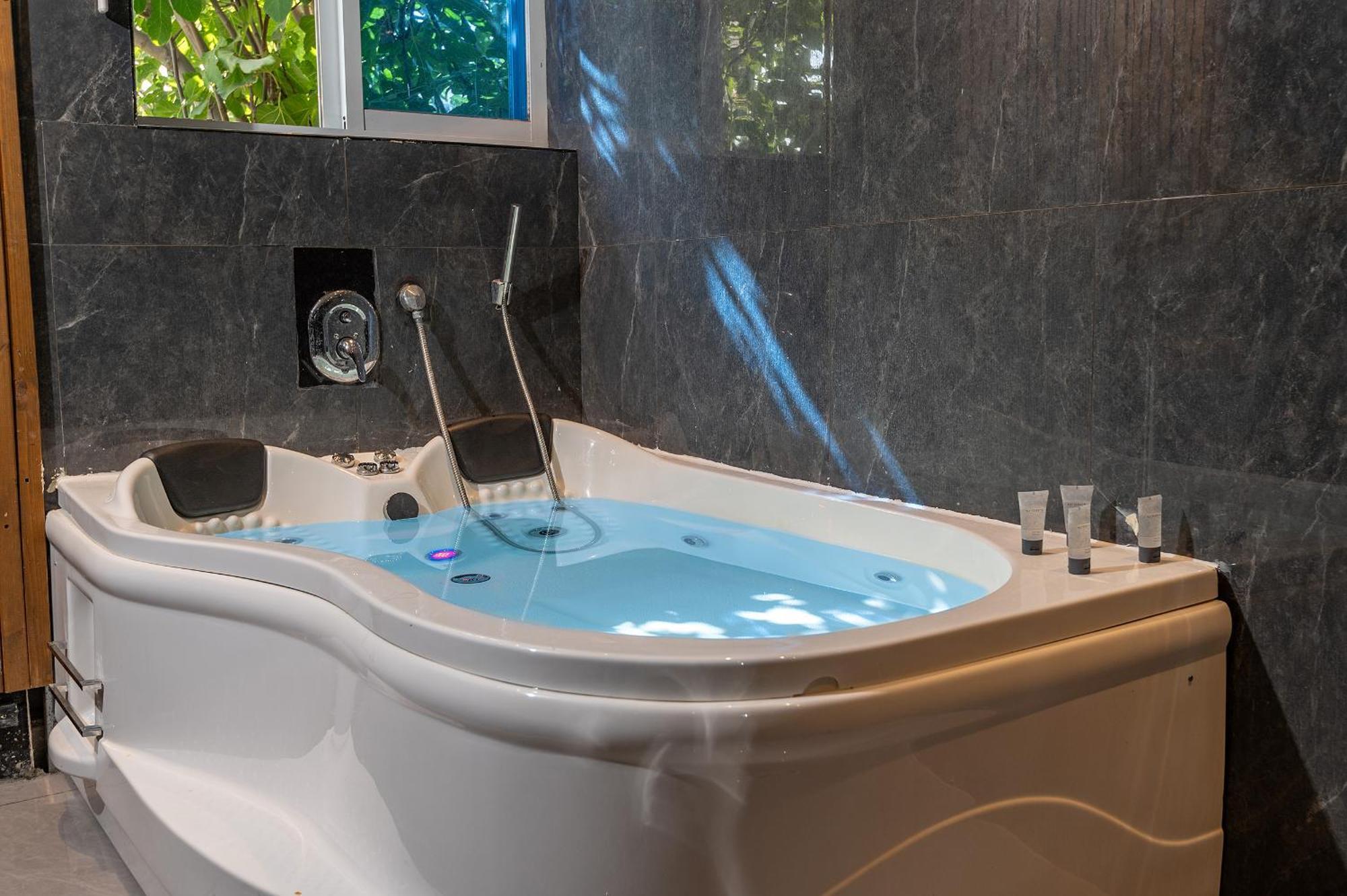 Lago Suites Hotel القدس المظهر الخارجي الصورة